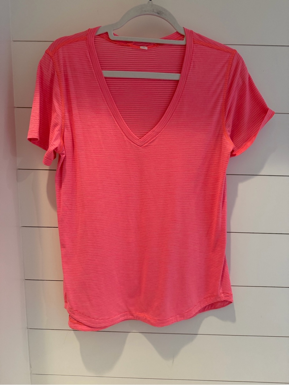 Lululemon Women's V-Neck Short Sleeve Top - Pink